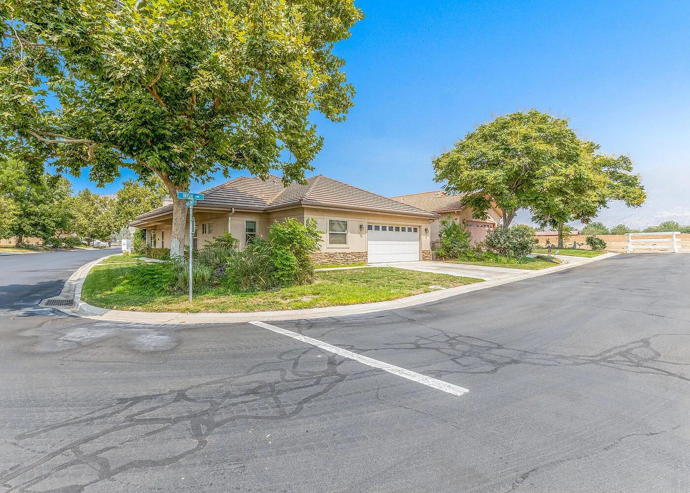 32600 Irish Ln photo 1