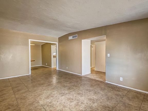 5th image of 7862 E Lee St