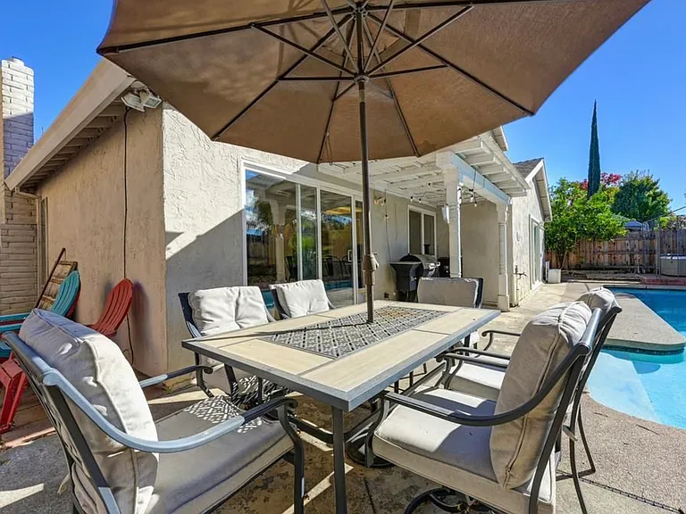 9349 Blue Oak Dr — Photo 13