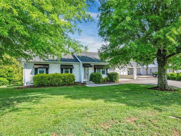 909 Oak Grove Church Rd, Millers Creek, NC 28651