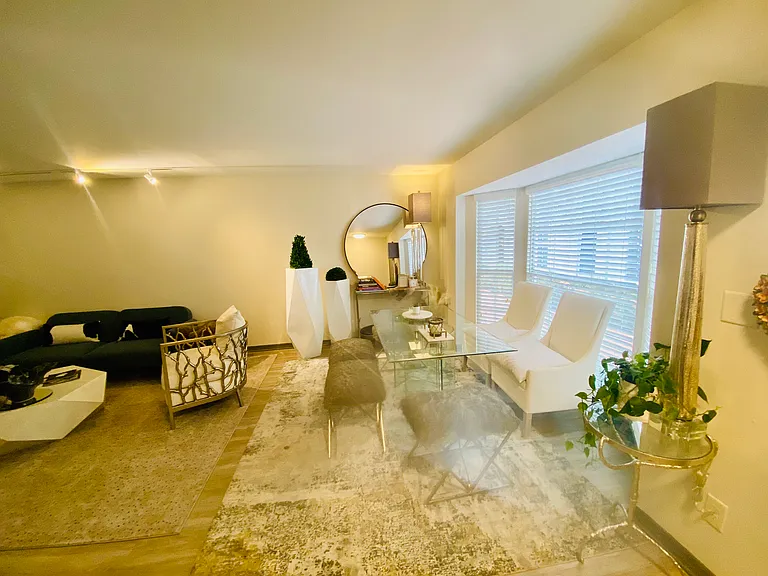 308 S Gomez Ave #C — Photo 2