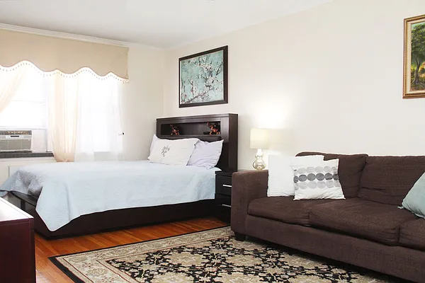 Rented by Ian Alexander Realty Group LLC | media 9