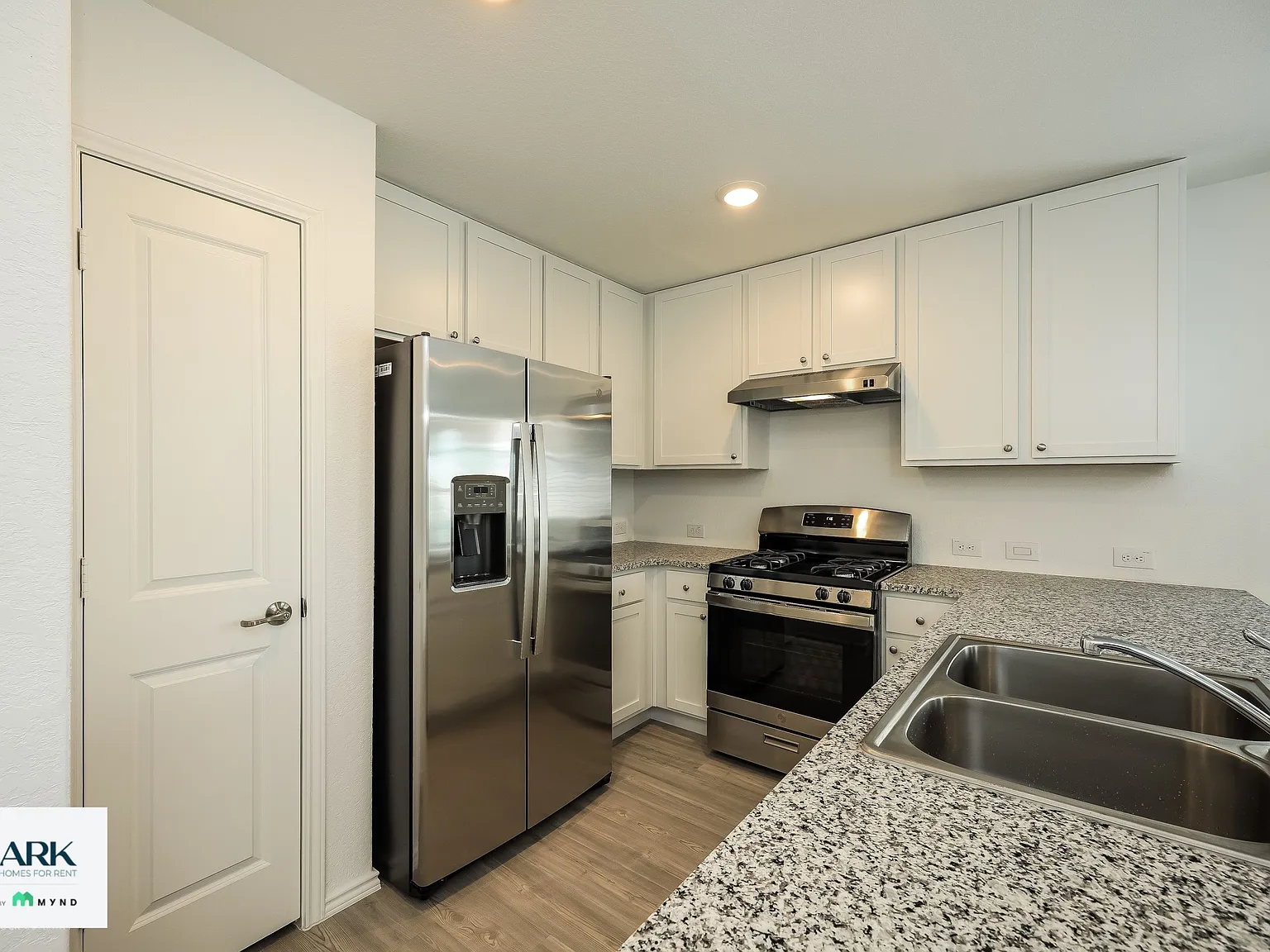 3 bed, 2.0 bath, 1266 sqft, $1,525 — Photo 3