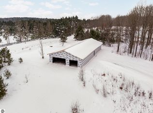 9373 Kingsley Rd, Kingsley, MI 49649