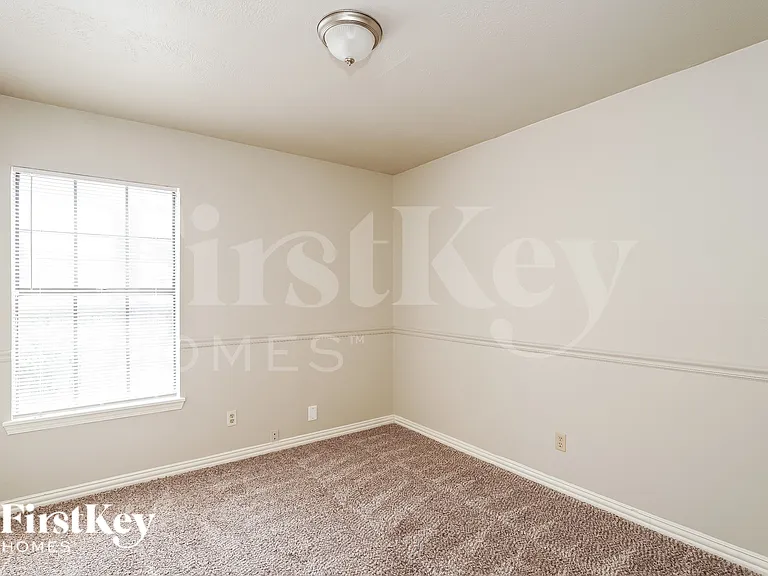 7116 Wayfarer Trl — Photo 15