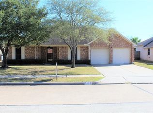 9633 Dry Springs Dr, La Porte, TX 77571