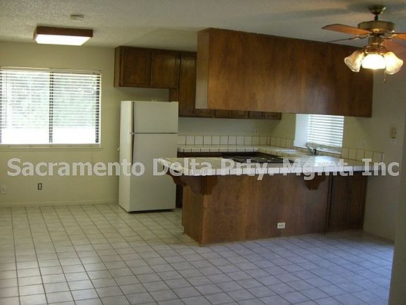 3rd image of 8036 Poulson St