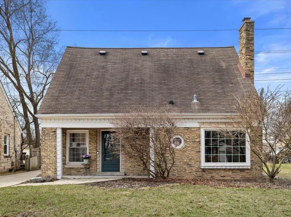 5689 North Argyle AVENUE, Glendale, WI 53209