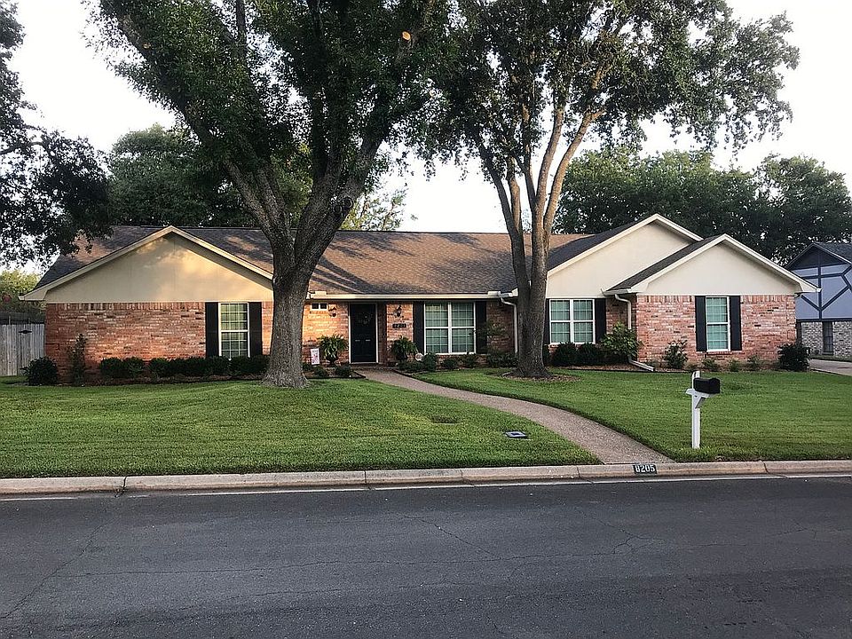 1st image of 8205 Knottingham Dr