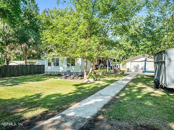 3rd image of 13132 DUVAL Court W
