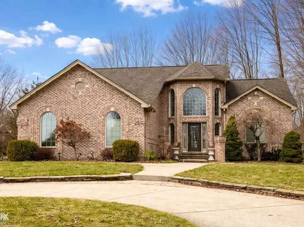 68135 Lake Angela Dr, Richmond, MI 48062