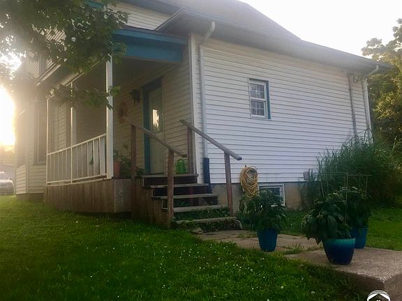 3rd image of 223 S Delaware St