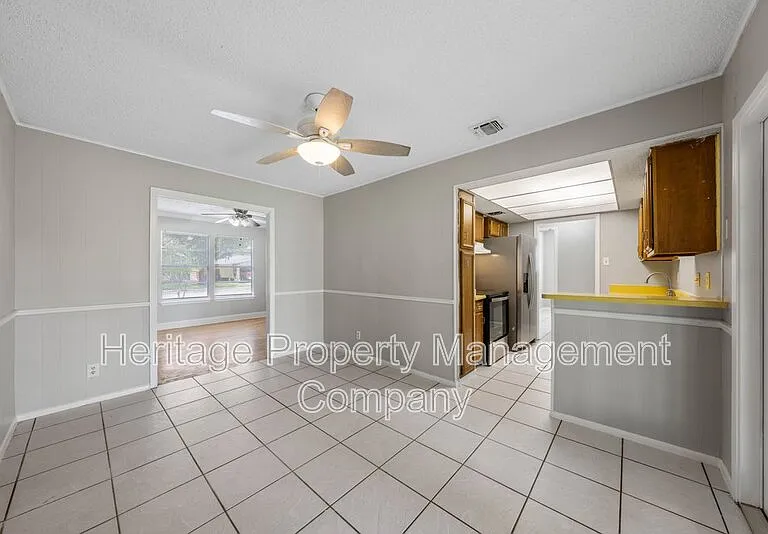 7422 Stonehouse Dr — Photo 11