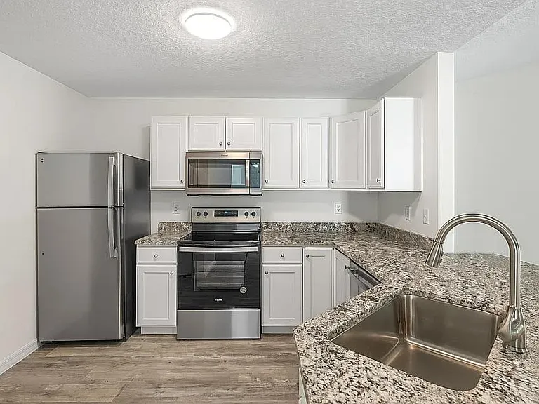 332 Del Monte Rd — Photo 16