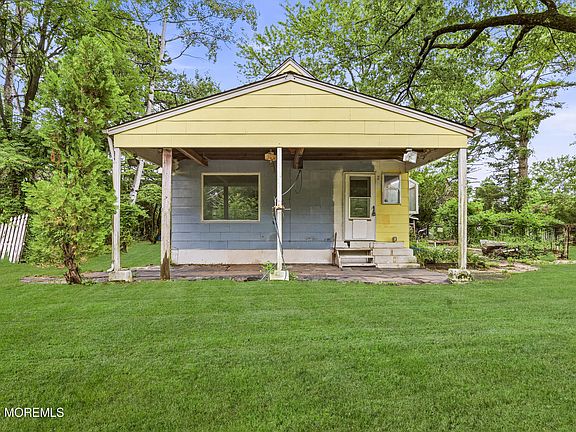 2nd image of 1211 Cedarbridge Avenue