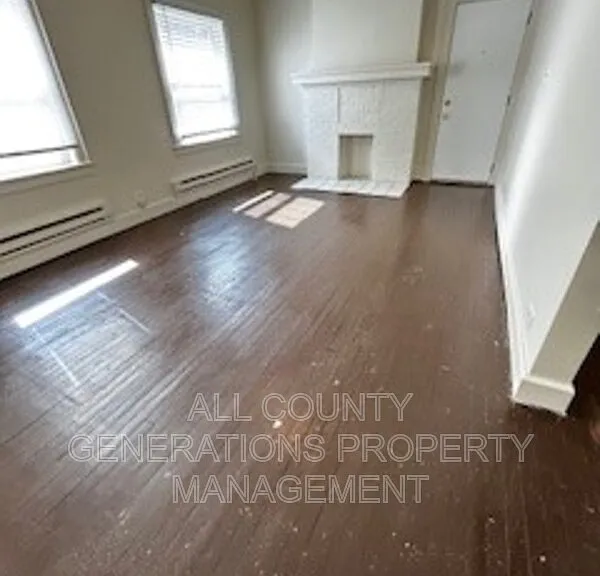 2932 S Moreland Blvd #2 — Photo 2