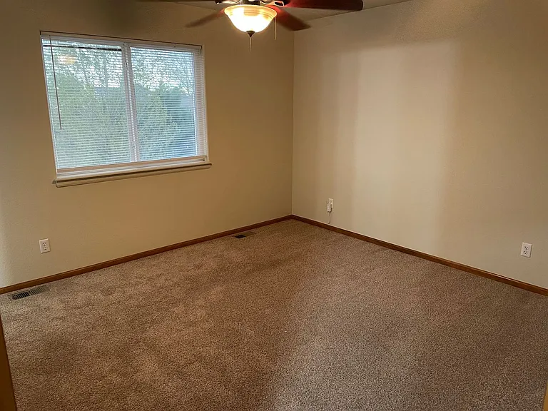 494 S Tamera Ave — Photo 23