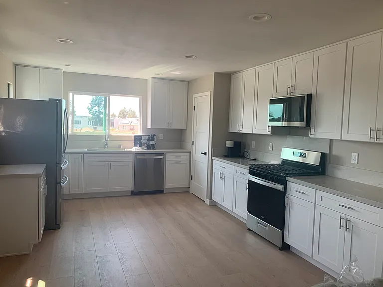 8658 Frobisher St #3 — Photo 4