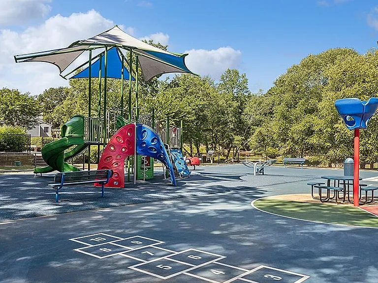 Lakeside Retreat at Peachtree Corners — Photo 15
