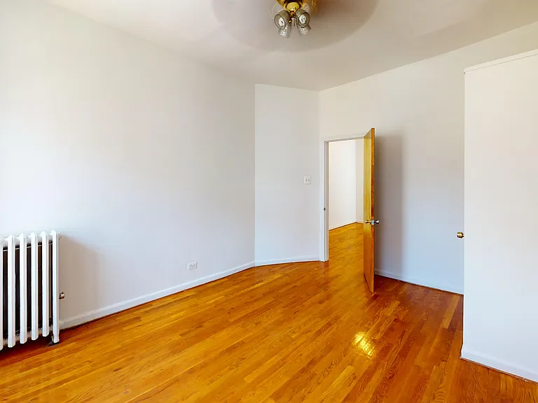 1443 York Ave #4N — Photo 6