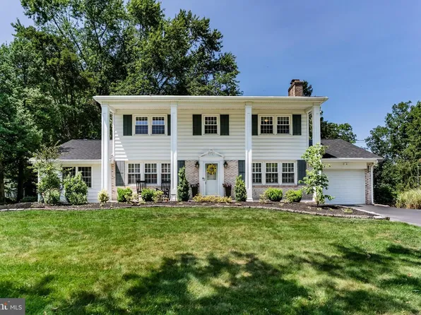 108 Old Ford Dr, Camp Hill, PA 17011