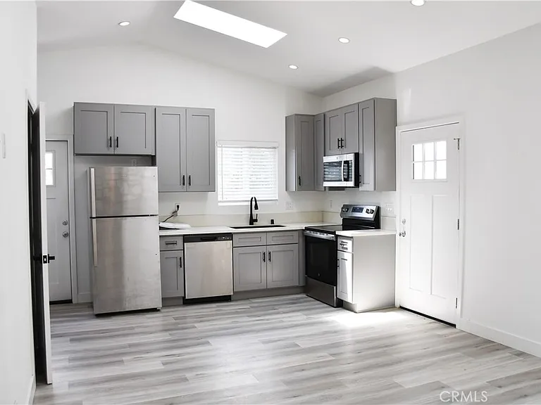 994 Valencia St #101 — Photo 28