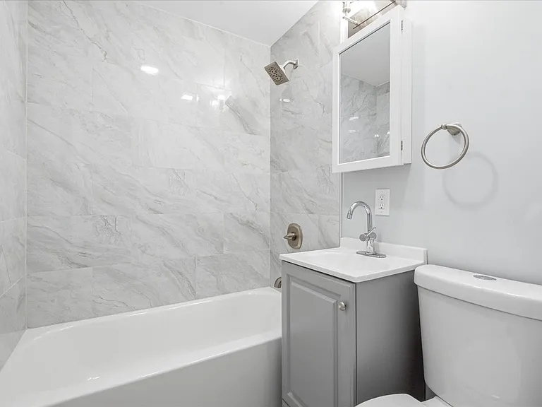 10842 64th Ave #2 — Photo 37