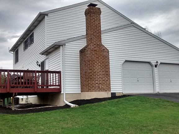 Deck -rear yard