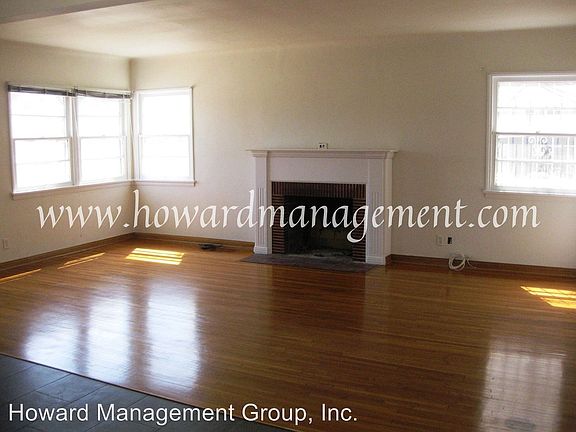 3rd image of 521 E Fairview Blvd