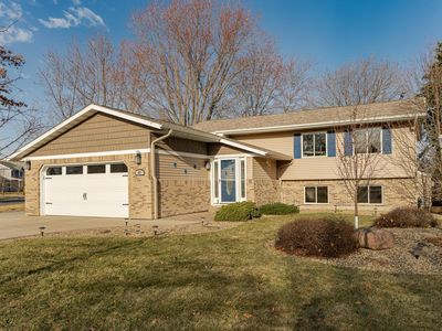 603 11th Ave NW, Dodge Center, MN, 55927