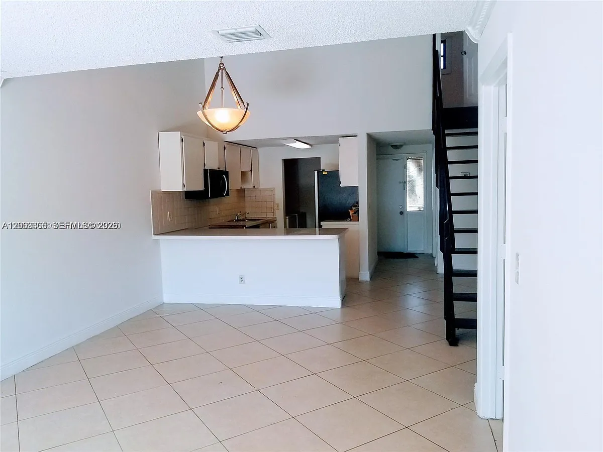 Photo 2 of 11 - 6943 SW 40th St #11-R - Miramar, FL Building Photo - 6943 SW 40th St #11-R