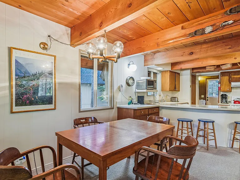 325 Snowbird Loop — Photo 13
