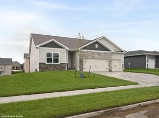 16114 Springbrook Trl, Urbandale, IA 50323