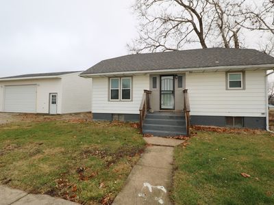 177 S Central St, El Paso, IL, 61738