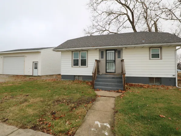 177 S Central St, El Paso, IL 61738