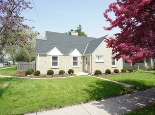 354 W Palatine Rd, Palatine, IL 60067