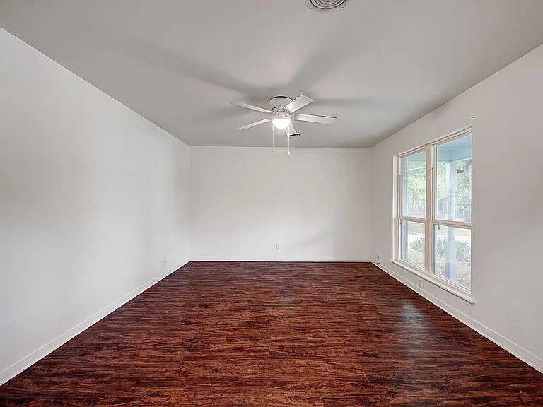 6108 Cherrylawn Cir — Photo 4