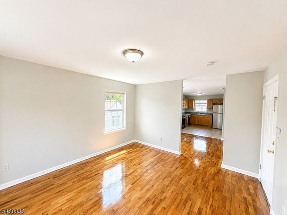 5th image of 289-291 S 7Th St