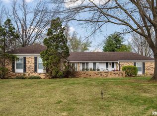 105 Woodlake Ln, Eldorado, IL 62930