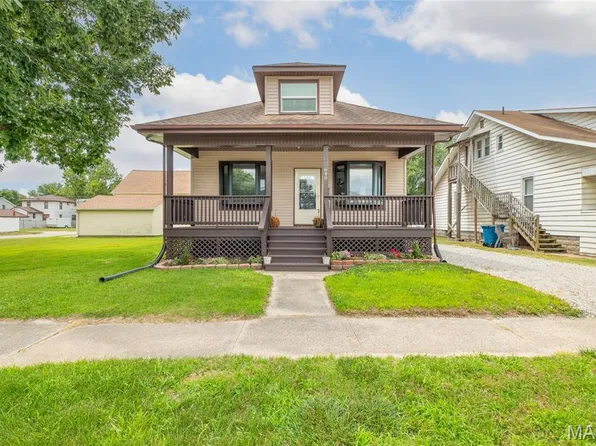 640 E Ferguson Ave, Wood River, IL 62095