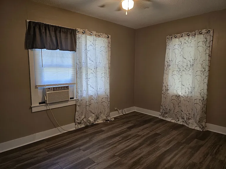 813 S Rogers St — Photo 23