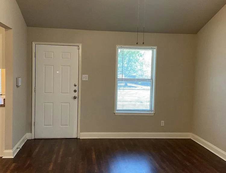 2301 Lago Trl — Photo 7