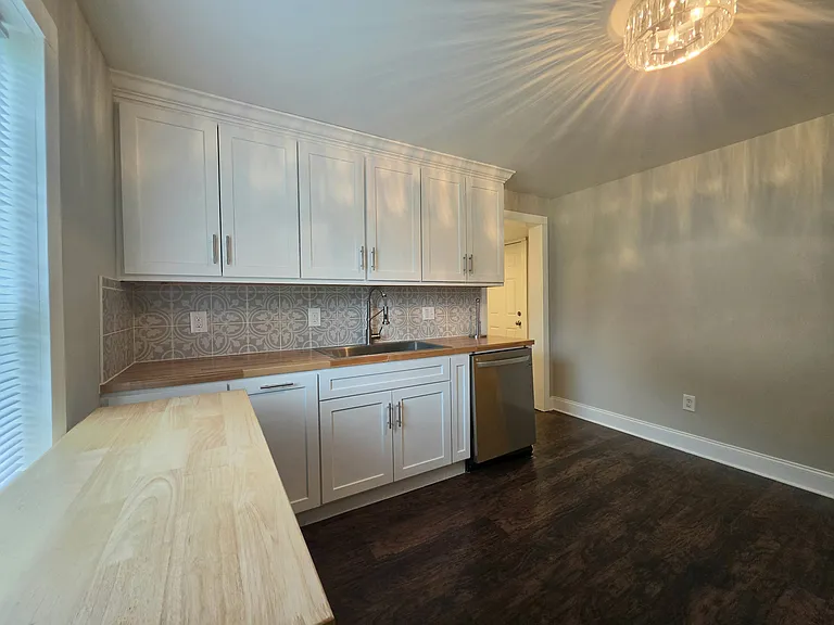 1102 E Georgia Rd — Photo 9