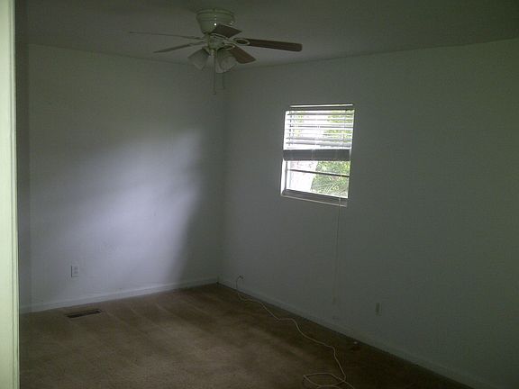 5th image of 1717 Airport Dr #A