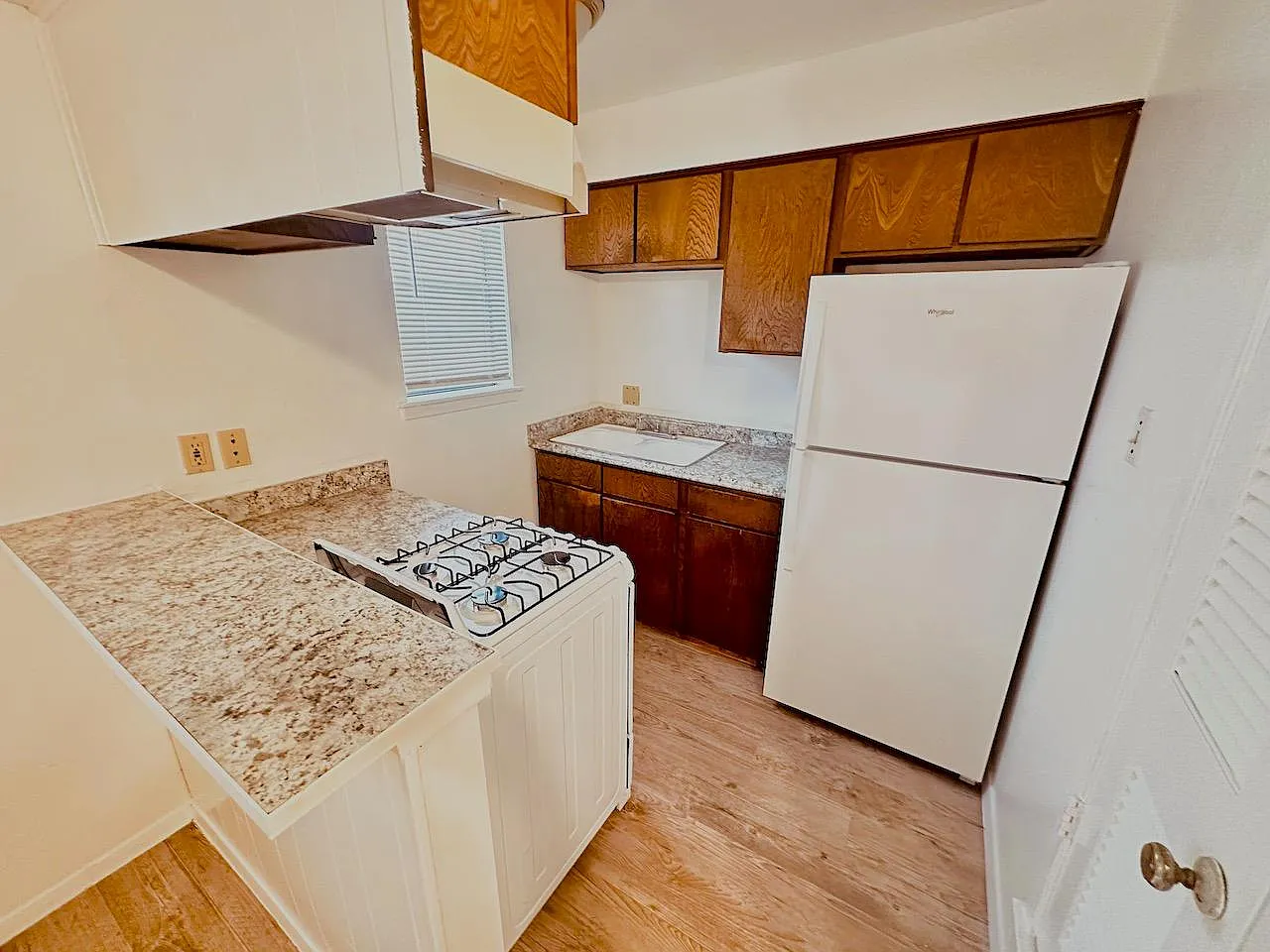 Studio, 1.0 bath, 400 sqft, $745 — Photo 3