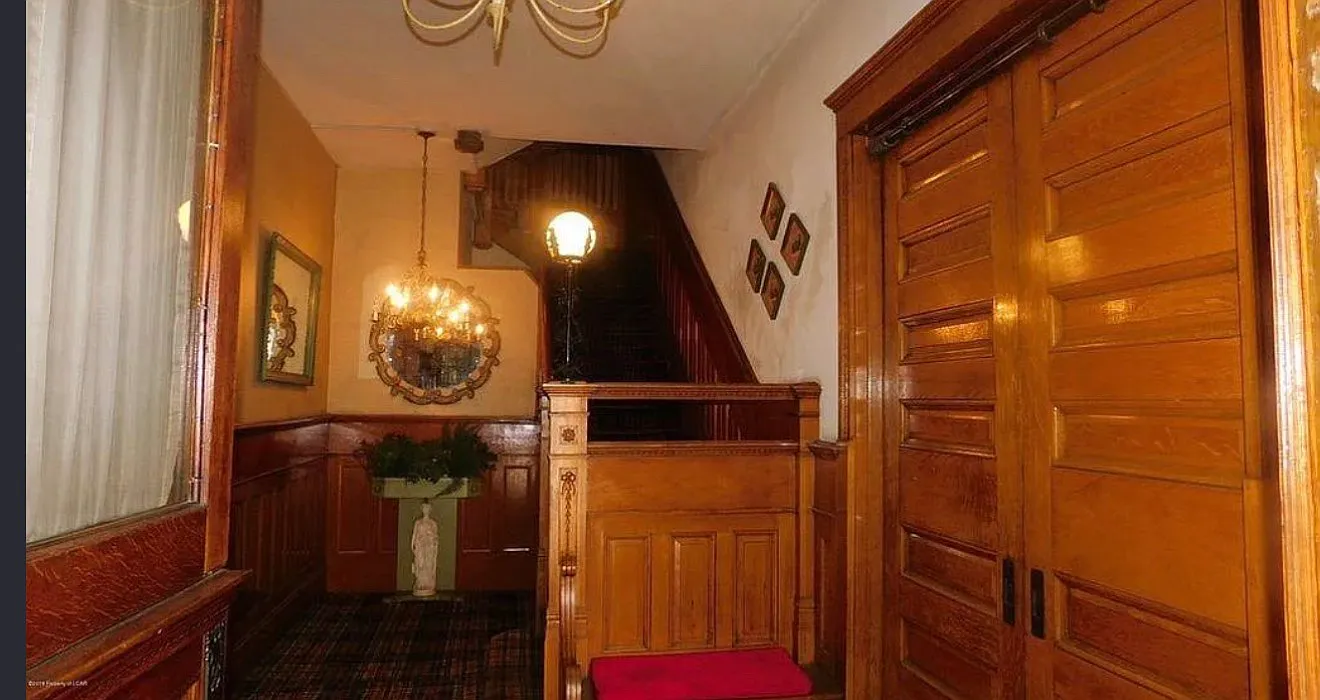 292 S Franklin St — Photo 3