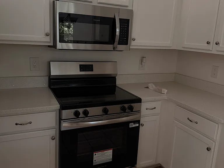 10430 Hallmark Blvd — Photo 5