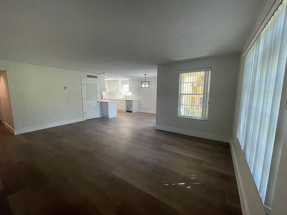 1st image of 531 Menendez Ave
