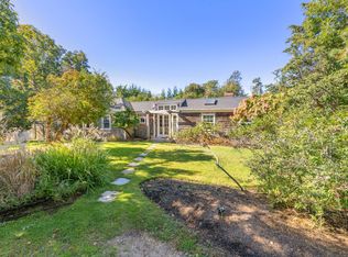 2 Gardiner Dr, Amagansett, NY 11930