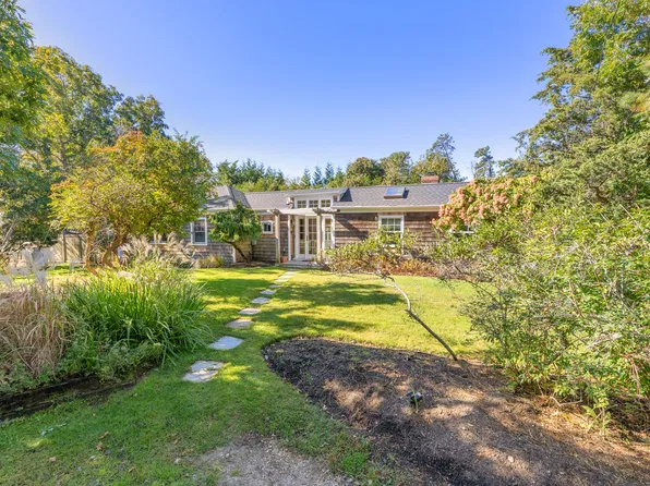 2 Gardiner Dr, Amagansett, NY 11930